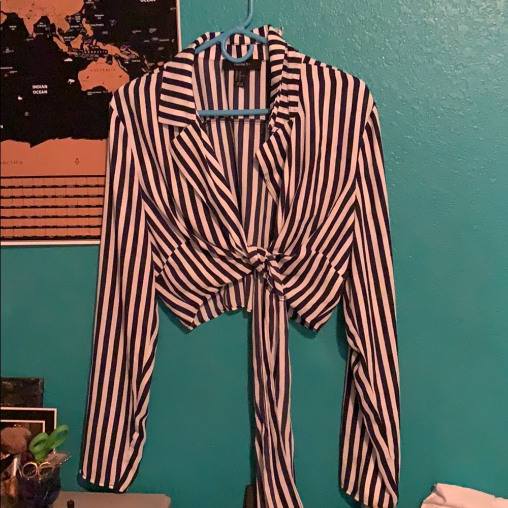 Loose navy and white striped crop top
